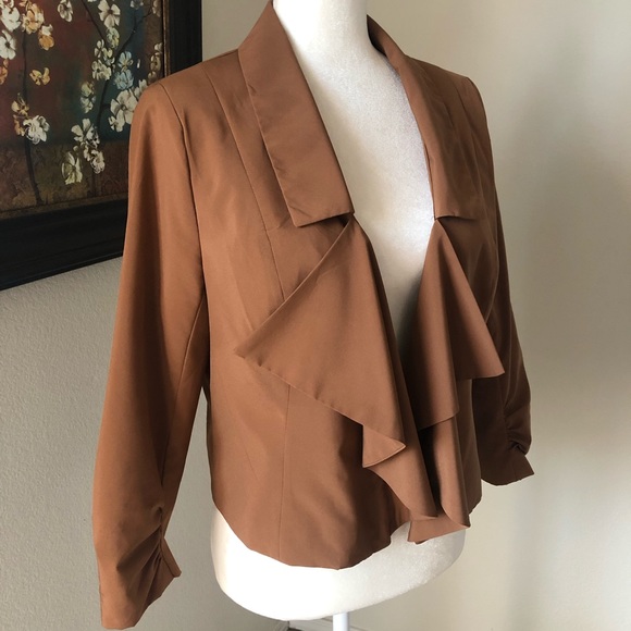 3/25 or 2/20! Cropped Blazer Sz LG - Picture 2 of 10